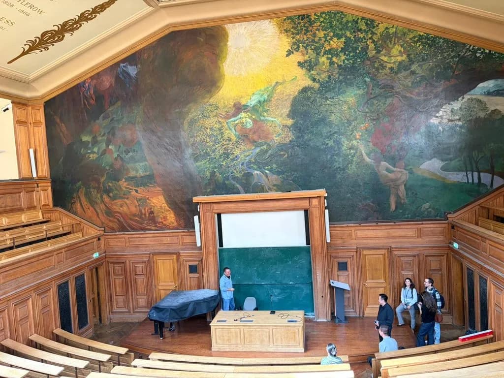 At the Sorbonne, GYDCA Welcomes a Delegation from the Beijing Youth Federation 1000106748