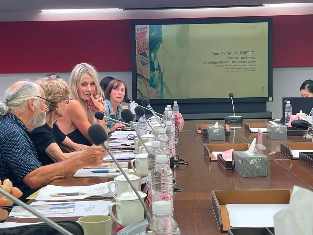Academic Symposium Held at the Shanghai Art Museum: Art as a Bridge for Dialogue Among Civilizations 1000105698 (1)